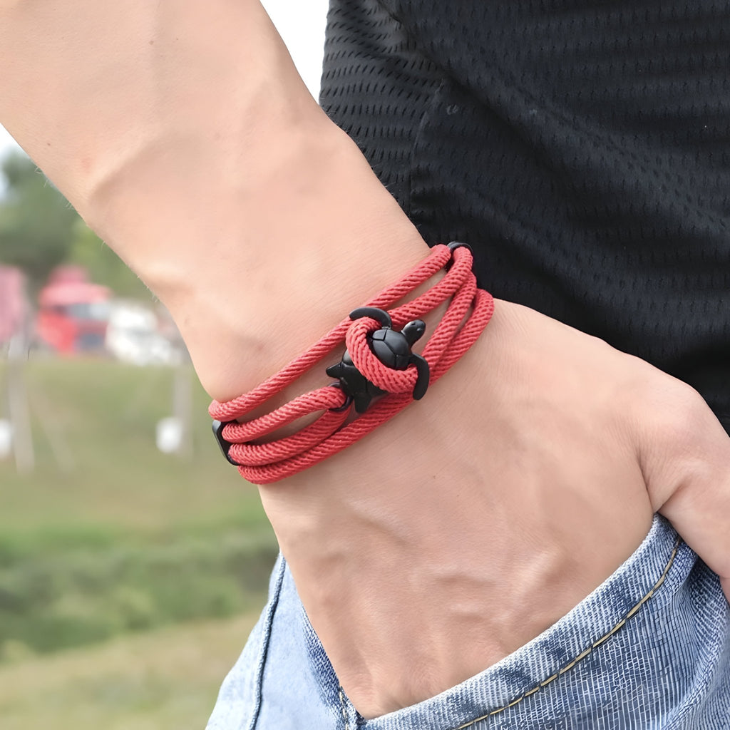 Bracelet cordon rouge avec motif tortue noir, style décontracté pour homme.