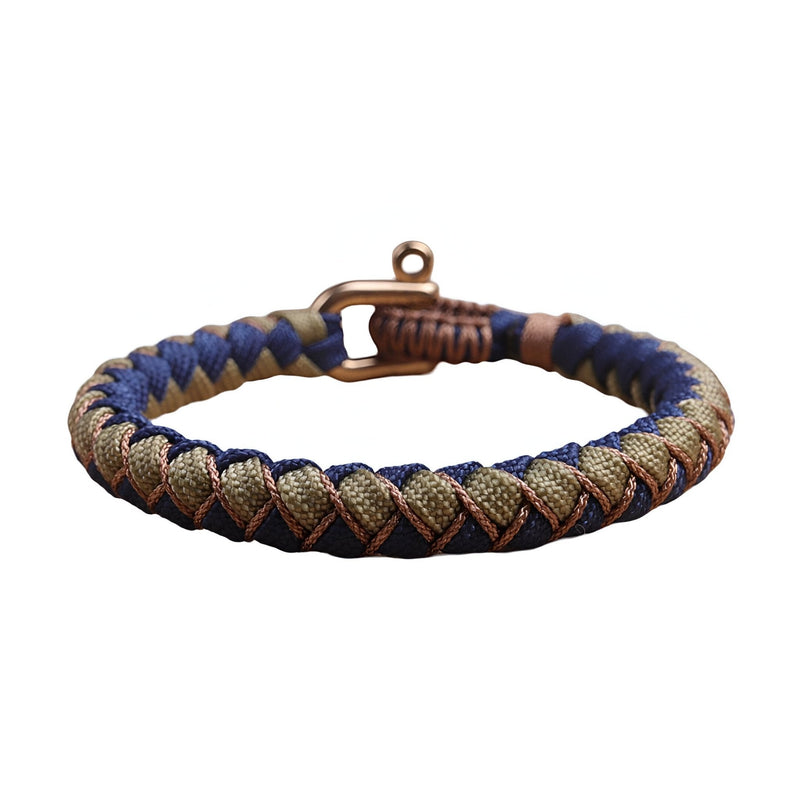 Bracelet cordon Jasmin en paracorde bleu et beige avec mousqueton en métal brun.