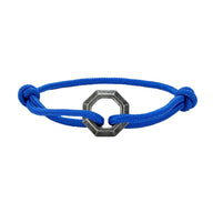 Bracelet cordon bleu royal avec ornement hexagone en acier inoxydable ajustable.