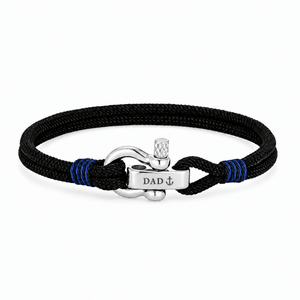 Bracelet Kenny Noir, manille en acier inoxydable personnalisée DAD ⚓, posé de face sur fond blanc