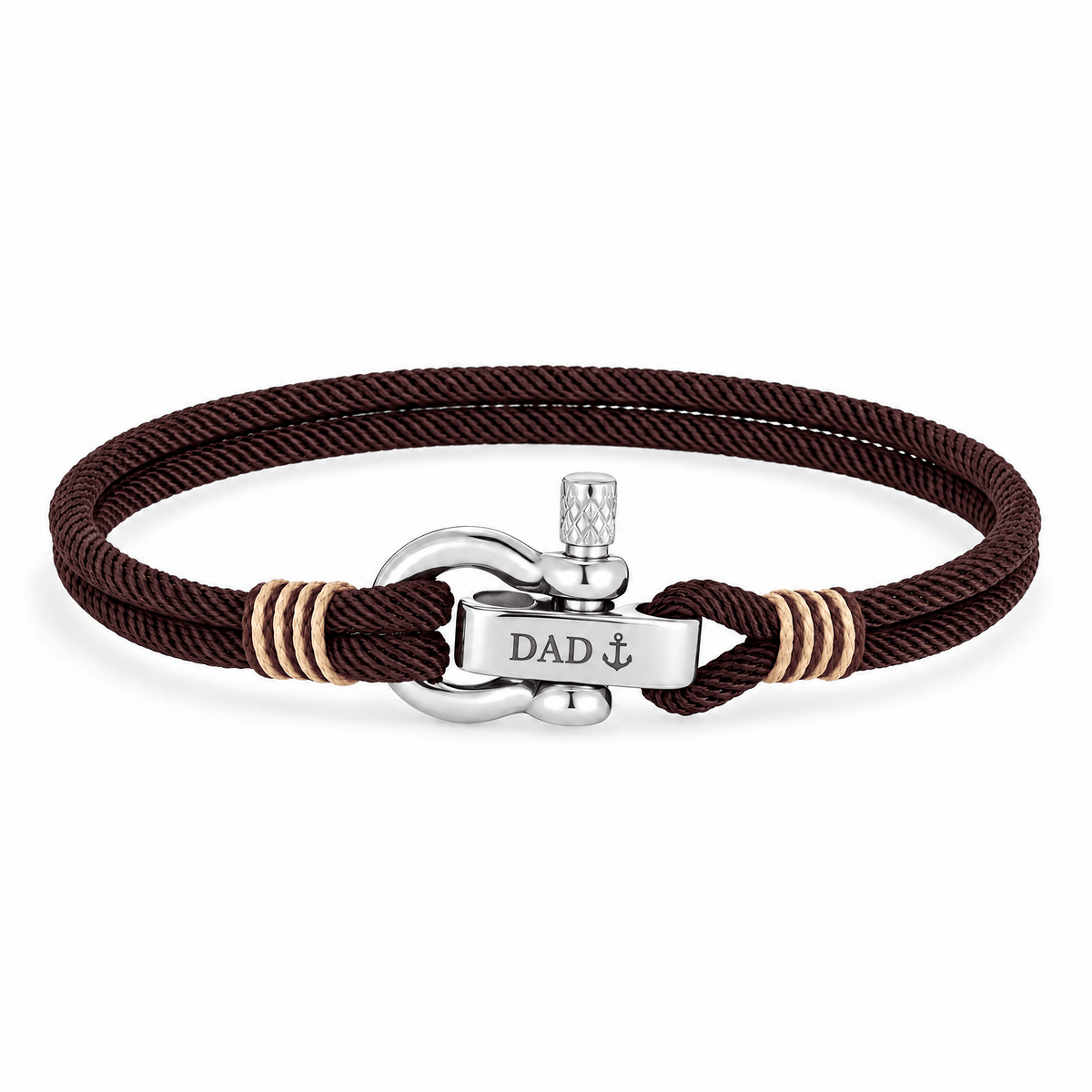 Bracelet Kenny Café, manille en acier inoxydable personnalisée DAD ⚓, posé de face sur fond blanc