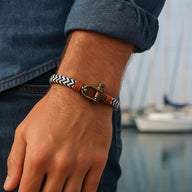 Bracelet cordon noir et blanc avec mousqueton ancien en métal vieilli, style masculin Santiago.