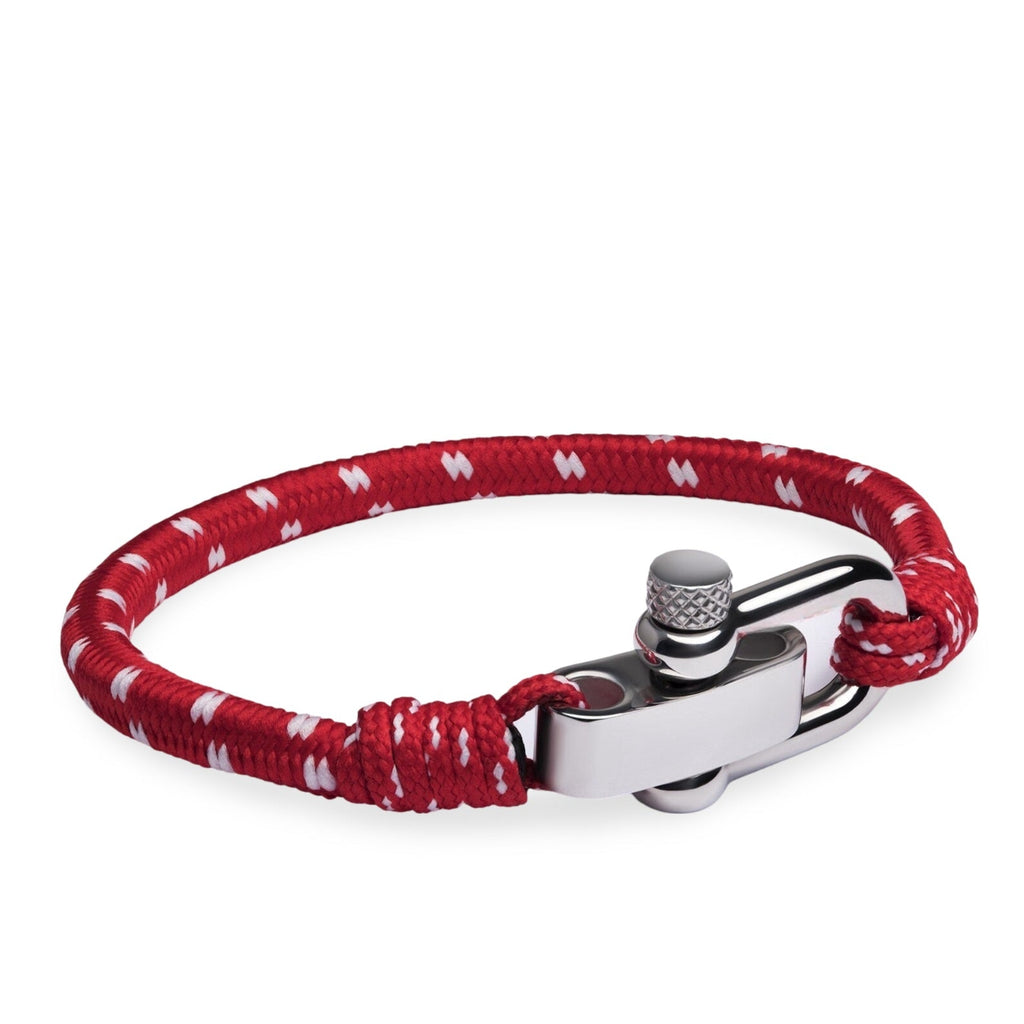 Bracelet cordon rouge à motifs blancs avec fermoir mousqueton en métal argenté, style masculin.