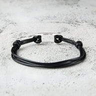 Bracelet cordon noir ajustable avec plaque en acier inoxydable gravée "Happy 1st Father's Day".