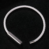 Bracelet cordon blanc en cuir tressé avec plaque argentée personnalisable, modèle Grety.