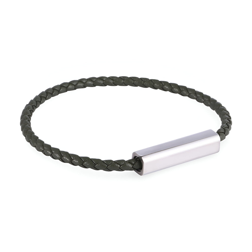 Bracelet cordon en cuir kaki tressé avec fermoir rond en métal argenté modèle Grety.