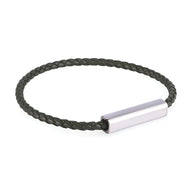 Bracelet cordon en cuir kaki tressé avec fermoir rond en métal argenté modèle Grety.