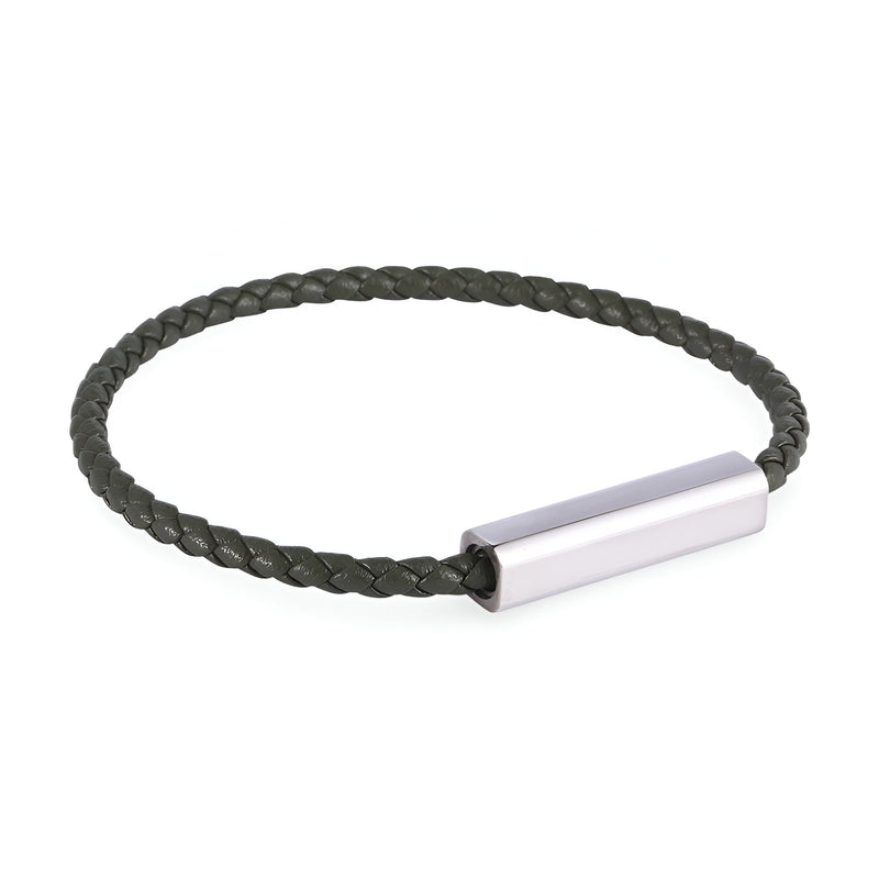 Bracelet cordon en cuir kaki tressé avec fermoir rond en métal argenté modèle Grety.