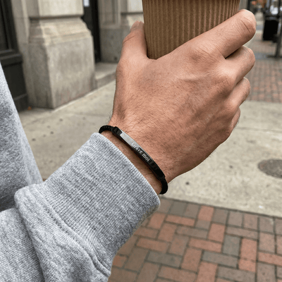 Personalisierbares Kordelarmband, lange Platte aus Edelstahl, verstellbar, Modell Doums