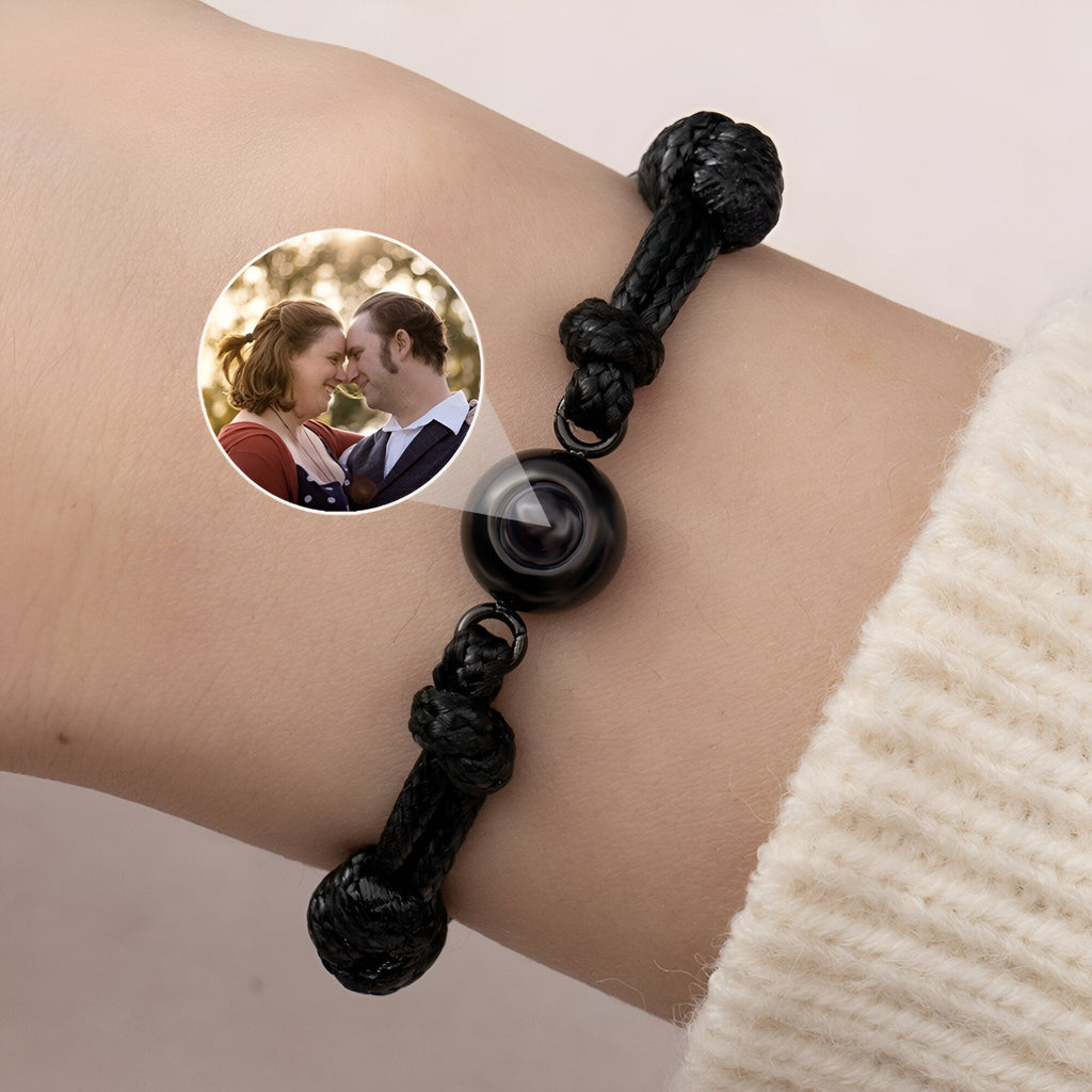 Bracelet corde noire avec perles en acier inoxydable et photo ronde personnalisée.