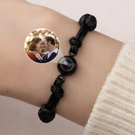 Bracelet corde noire avec perles en acier inoxydable et photo ronde personnalisée.