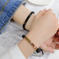 Bracelet cordon gourmette noir avec cube zirconium en acier inoxydable, style Arlette.