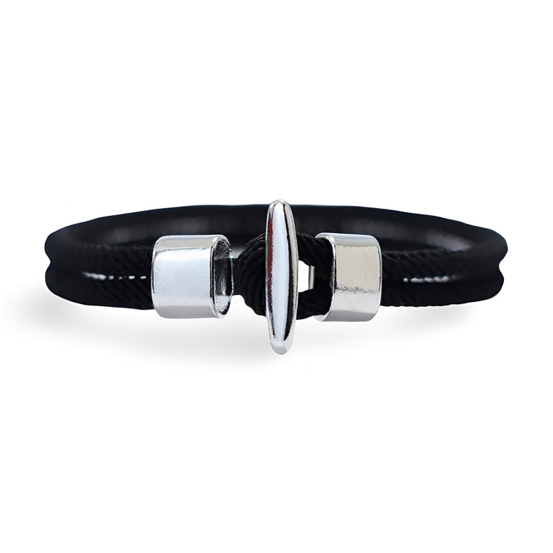 Bracelet cordon noir pour homme avec fermoir argenté en acier inoxydable, style minimaliste.