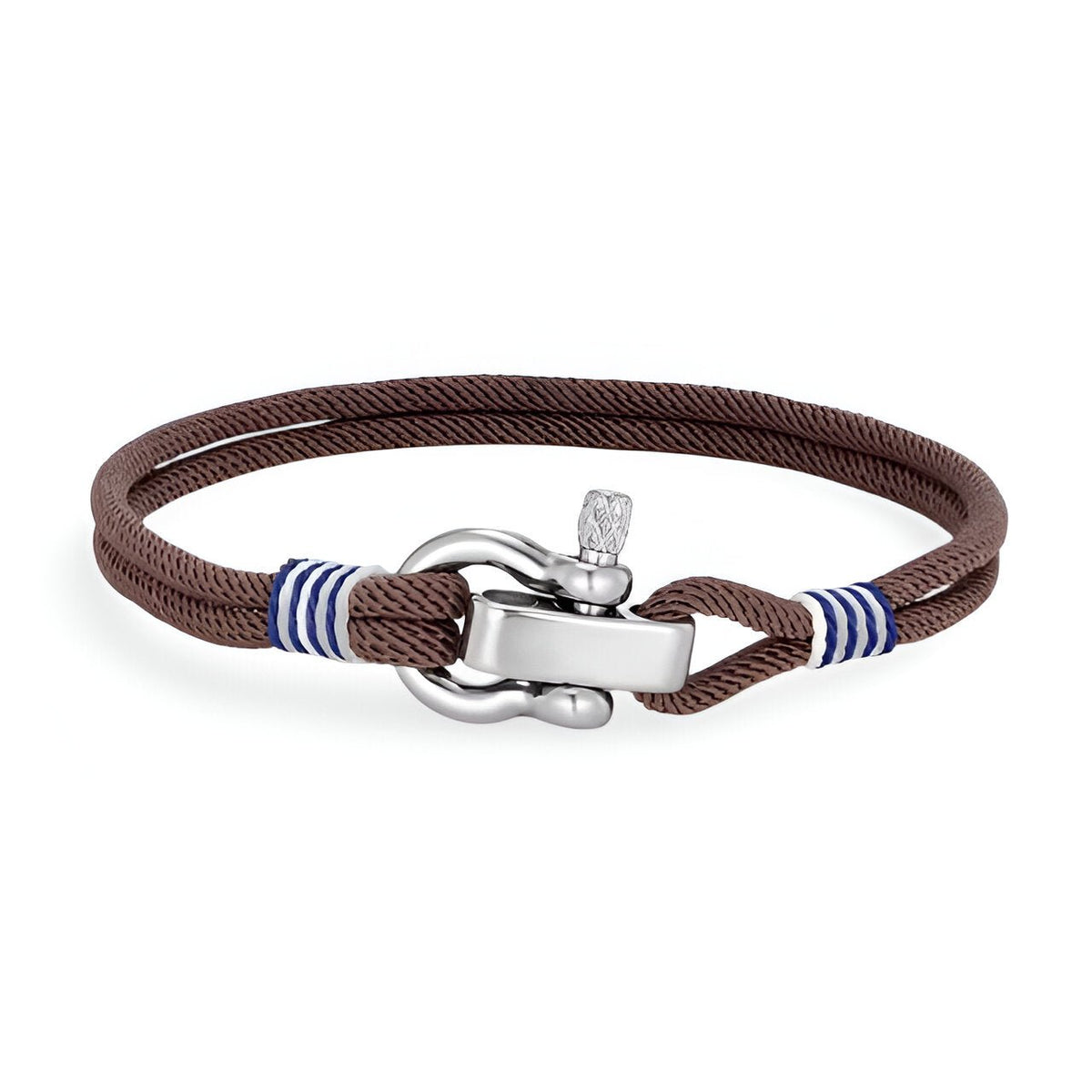 Bracelet cordon marron avec manille argentée en acier inoxydable et détails blancs et bleus.