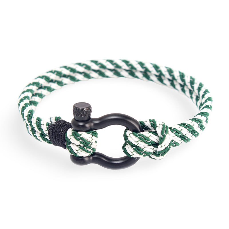 Bracelet cordon vert et blanc avec mousqueton noir modèle Mathew pour homme.