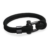 Bracelet cordon noir pour homme avec mousqueton métallique noir mat, style minimaliste.