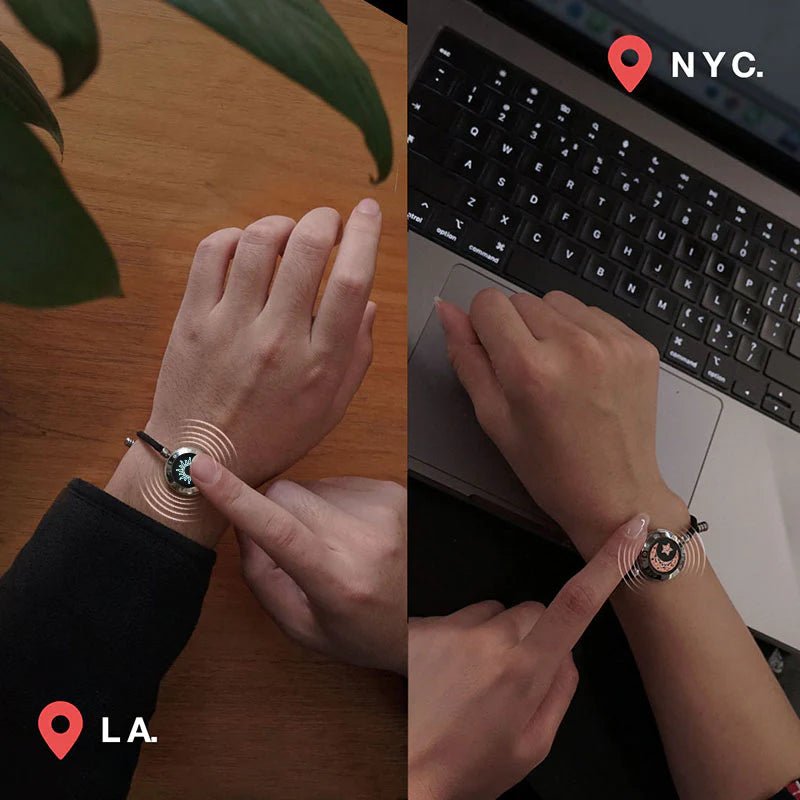 Bracelet noir à cordon coulissant avec pendentifs soleil argenté et lune noire, porté sur poignet masculin et féminin,.