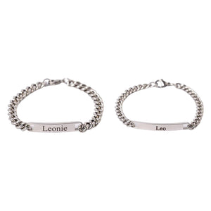 Paire de bracelets gourmette en acier inoxydable avec plaques gravées « Leonie » et « Leo ».