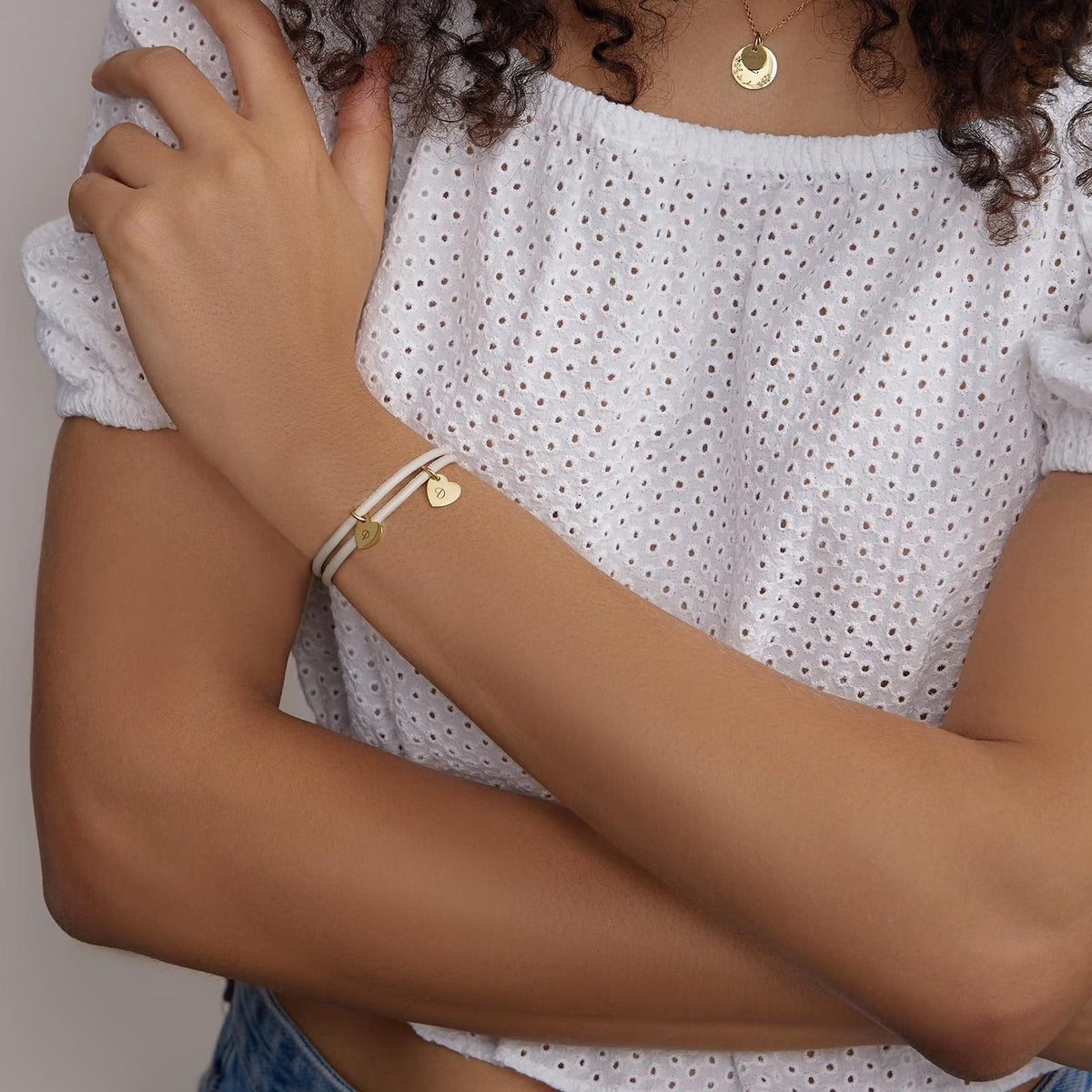 Personalisierbares Kordelarmband mit Herz-Charm aus Edelstahl, Modell Malove