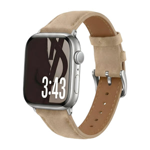 Bracelet en cuir beige clair pour Apple Watch avec boucle argentée, style épuré et doux au toucher.