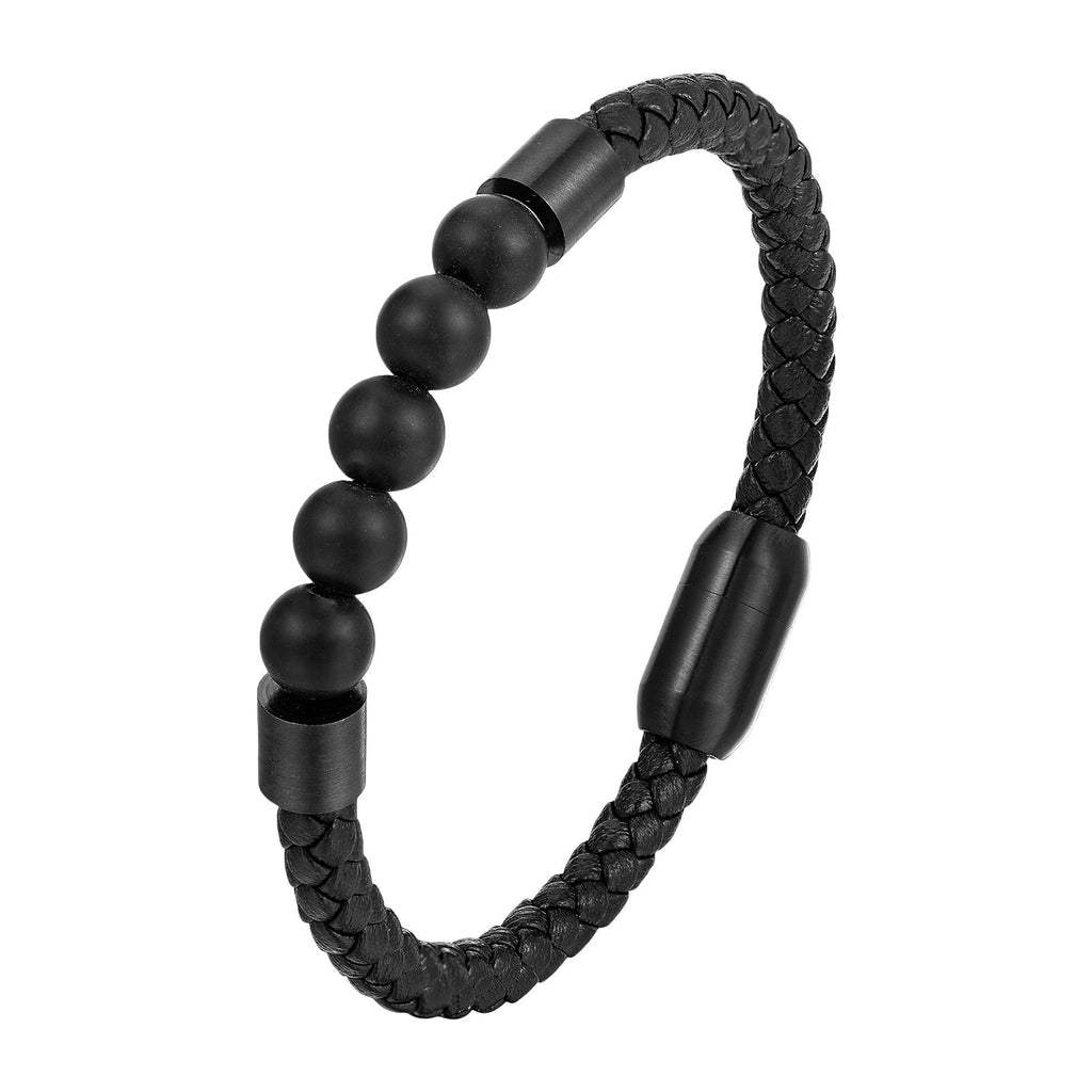 Bracelet masculin noir en cuir tressé avec perles mates en onyx et fermoir magnétique noir élégant.
