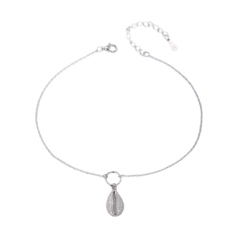 Bracelet de cheville en argent sterling avec pendentif coquillage de mer minimaliste.