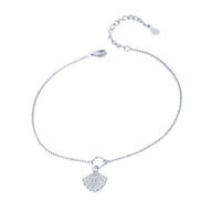 Bracelet de cheville en argent sterling avec pendentif coquillage fin et chaîne délicate ajustable.