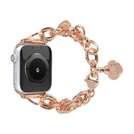 Bracelet chaîne or rosé pour Apple Watch avec pendentif cœur gravé Donatia.