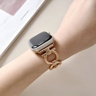 Bracelet Apple Watch or rosé au design circulaire, style bijou élégant pour femme.