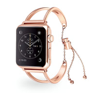 Bracelet Apple Watch or rosé en acier inoxydable fin avec chaîne réglable pour femme.