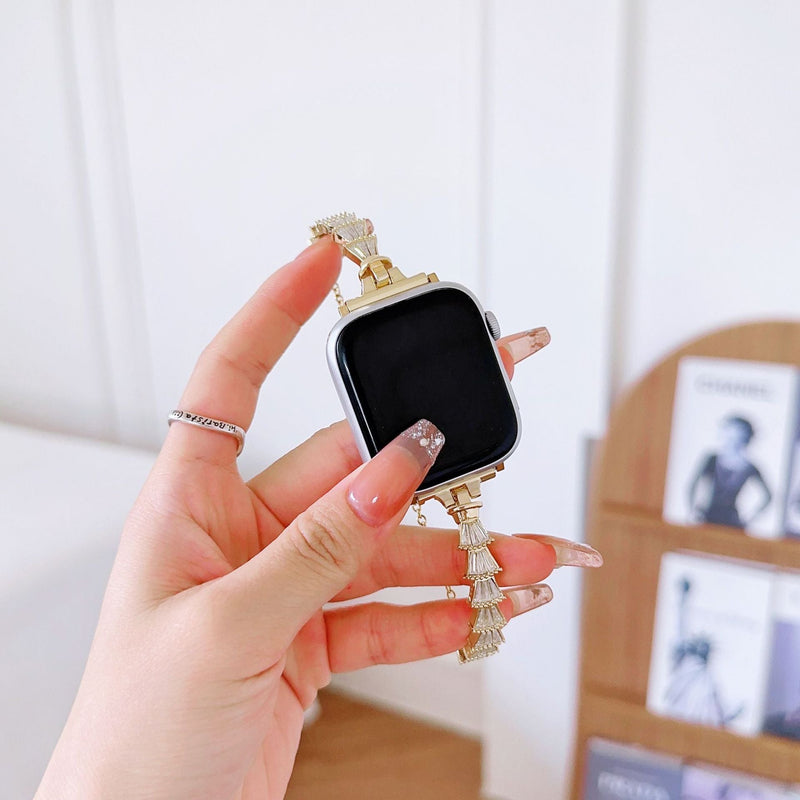 Bracelet Apple Watch en acier inoxydable or rosé à maillons fins, modèle élégant Ofelia.