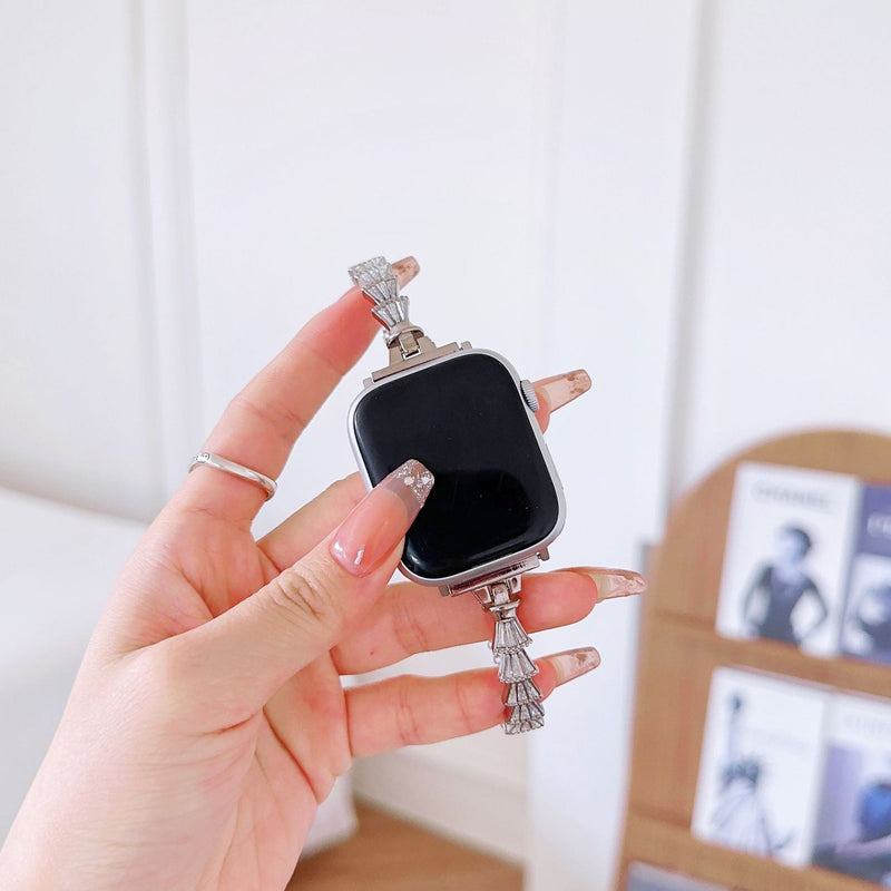 Bracelet Apple Watch or rose en acier inoxydable avec maillons élégants pour femme modèle Ofelia.