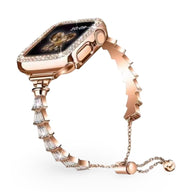 Bracelet Apple Watch femme or rosé en acier inoxydable avec maillons élégants et fermoir coulissant ajustable.