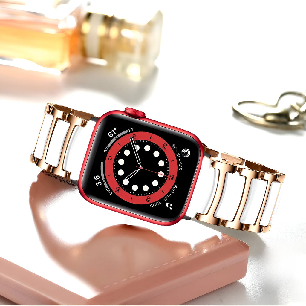 Bracelet Apple Watch en acier inoxydable or rosé avec maillons ajourés pour homme.