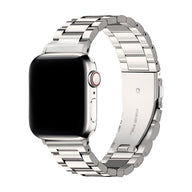 Bracelet pour Apple Watch en acier inoxydable argenté, maillons larges, style moderne et masculin.