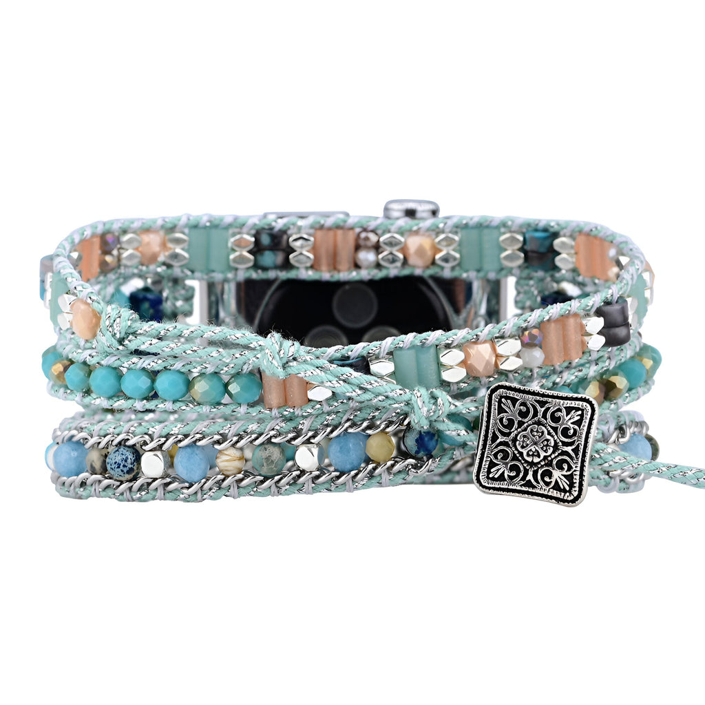 Bracelet Apple Watch bleu en cristal multi-rang avec fermoir carré orné et fil argenté tressé.