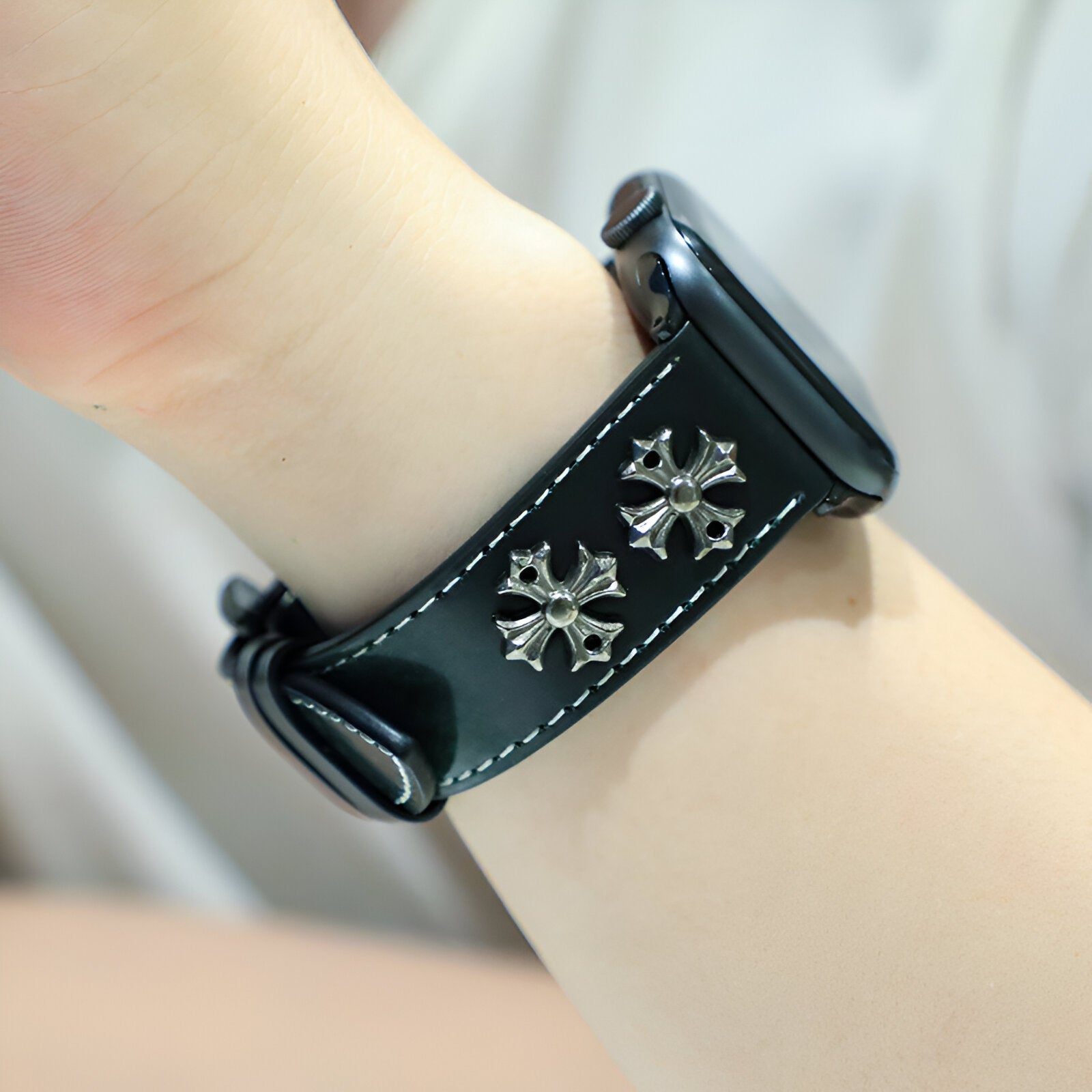 Bracelet de montre connectée, Apple Watch, en cuir à rivets, mixte, modèle Vyn - La Boutique du Bracelet