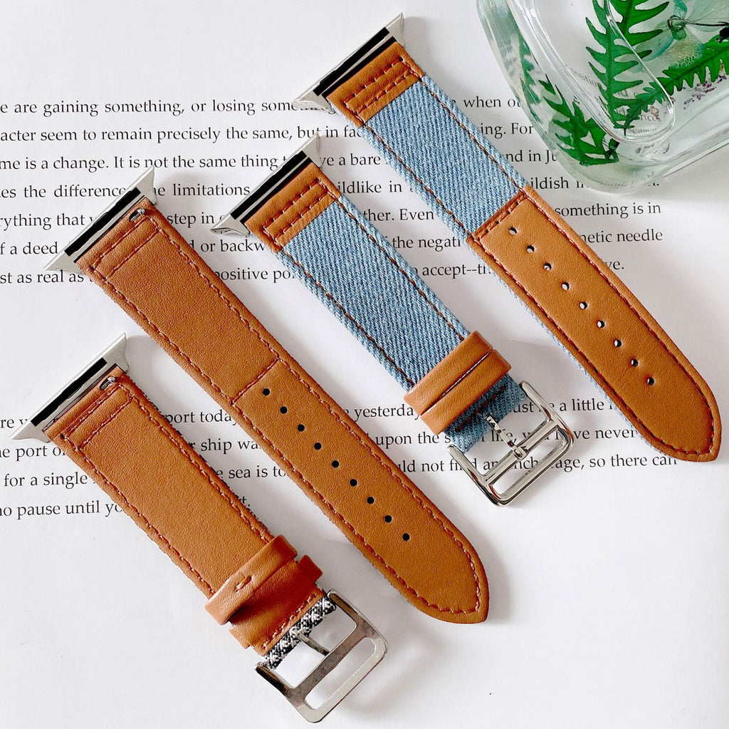 Bracelet Apple Watch femme en cuir camel et denim bleu avec boucle argentée.