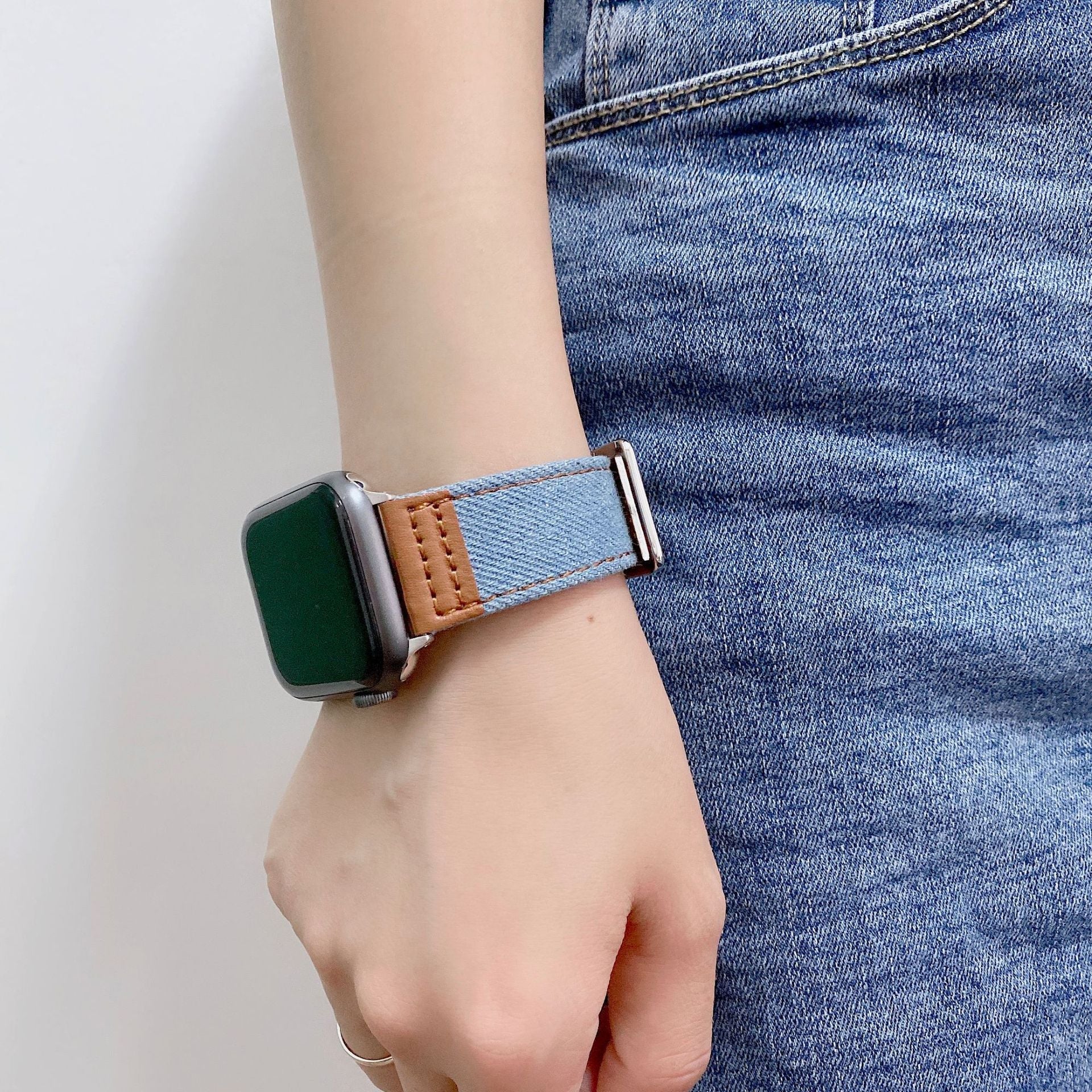 Bracelet de montre connectée, Apple Watch, en cuir et denim, pour femme, modèle Enix - La Boutique du Bracelet