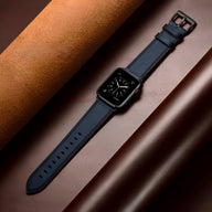 Bracelet Apple Watch en cuir bleu marine, boucle noire mate, modèle Jano, taille 38-42 mm.