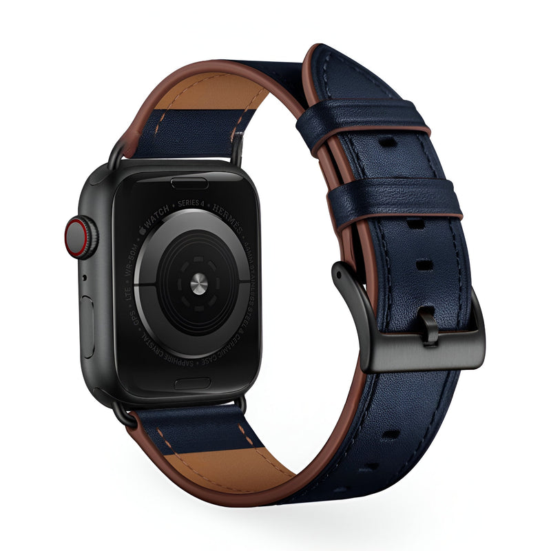 Bracelet Apple Watch en cuir bleu marine avec boucle noire et intérieur marron.