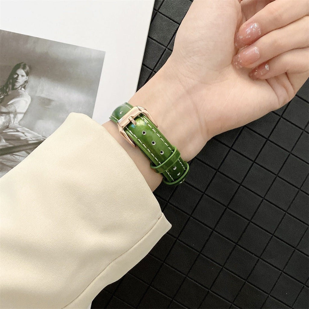 Bracelet Apple Watch en cuir vert avec surpiqûres blanches, style Dexa pour femme, taille 38-42 mm.