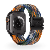 Bracelet Apple Watch en nylon tressé multicolore avec boucle tactique noire robuste.