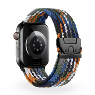 Bracelet Apple Watch en nylon tressé multicolore avec boucle tactique noire.
