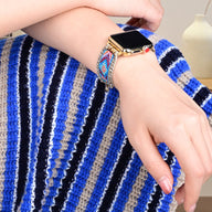 Bracelet Apple Watch femme en nylon bleu avec motifs en cristal, style bohème chic.