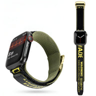 Bracelet Apple Watch en nylon vert kaki avec boucle dorée et texte jaune sport robuste.