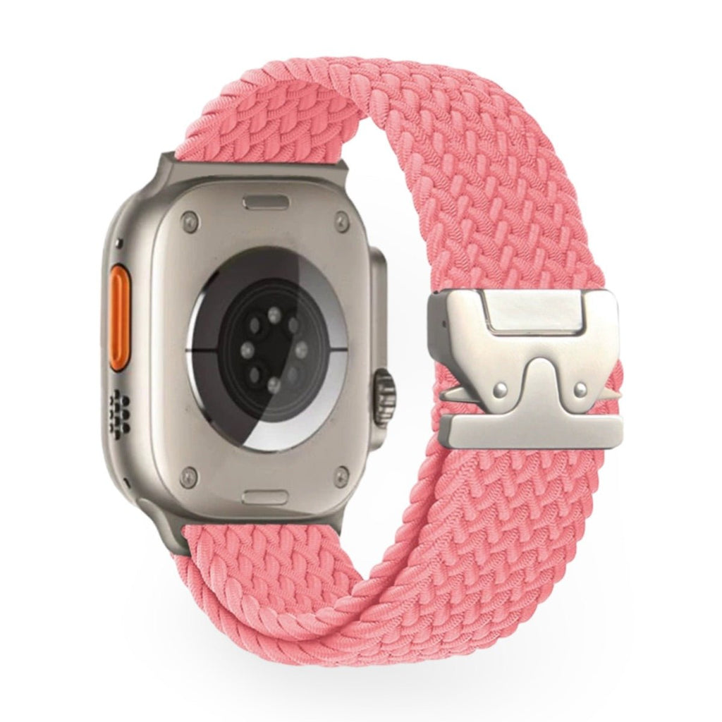 Bracelet Apple Watch en nylon tressé rose avec boucle tactique en métal argenté.