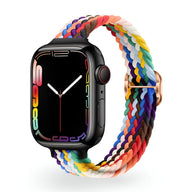 Bracelet Apple Watch en nylon multicolore tressé pour femme, boucle dorée.