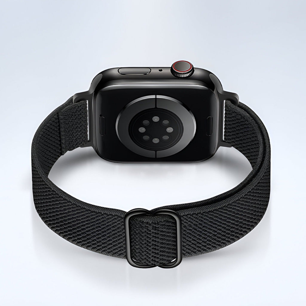 Bracelet Apple Watch en nylon tissé noir pour femme, modèle Azura, boucle métallique noire.