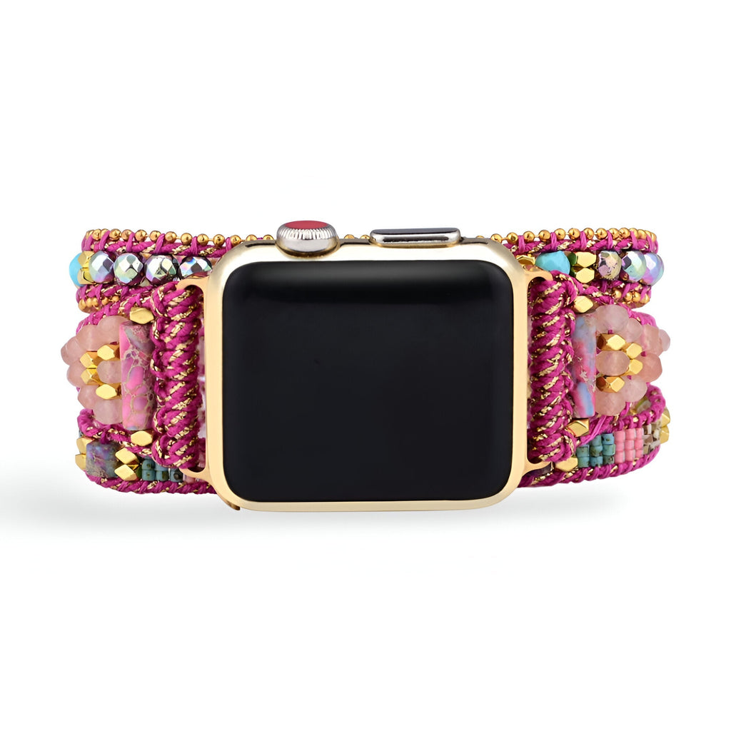 Bracelet Apple Watch rose en pierre de cristal avec perles multicolores et détail tissé.